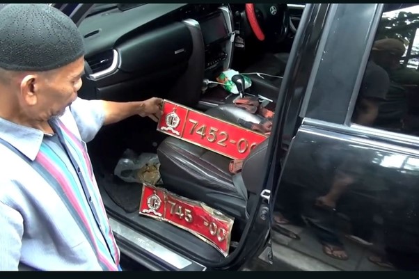 Fortuner Penyebab Kecelakaan Beruntun di Utan Kayu, Gunakan Pelat Dinas Palsu