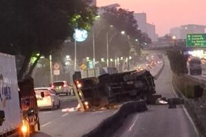 Imbas Truk Tabrak MCB, Layanan Transjakarta Koridor 9 Sempat Dialihkan di Sekitar Tebet Eco Park