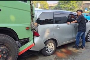 Kecelakaan Beruntun Libatkan 15 Kendaraan di Pulomas, Satu Orang Terluka
