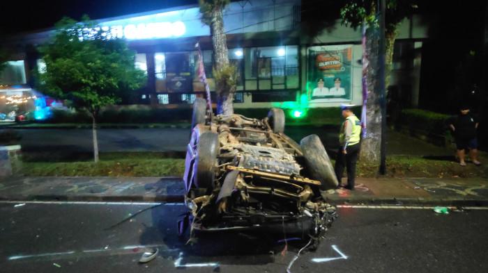 Toyota Rush Terbalik di Muba – Sopir Luka-ringan, Tujuh Penumpang Selamat