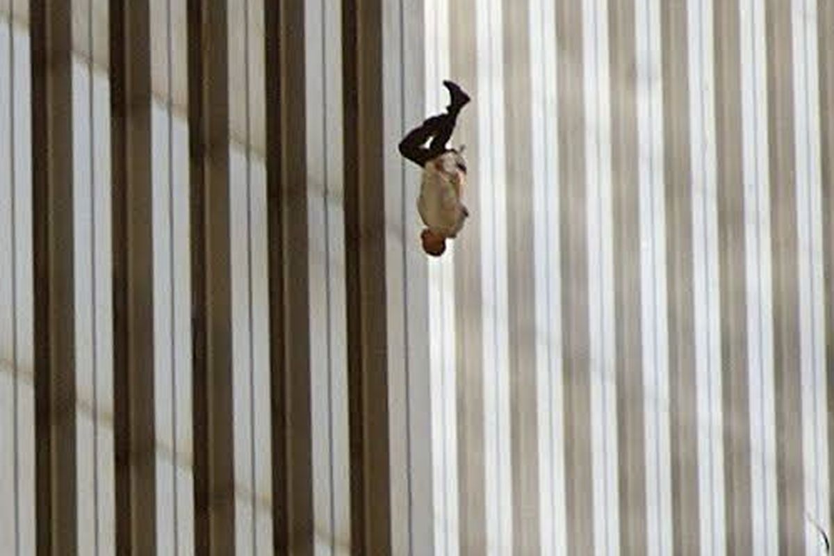 The Falling Man: Kisah Tragis Pria yang Jatuh dari WTC Saat Serangan 9/11